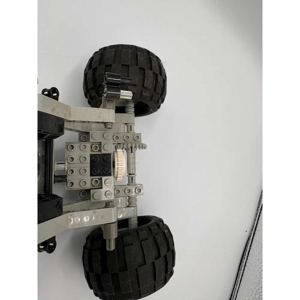 LEGO‎ Technic 8520 Millennium Slizer Throwbots Off-Road Vehicle Incomplete Parts